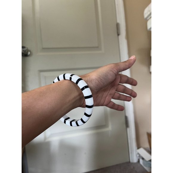 Black white acrylic bangle bracelet Beetlejuice chunky statement big cuff bold - Picture 2 of 2